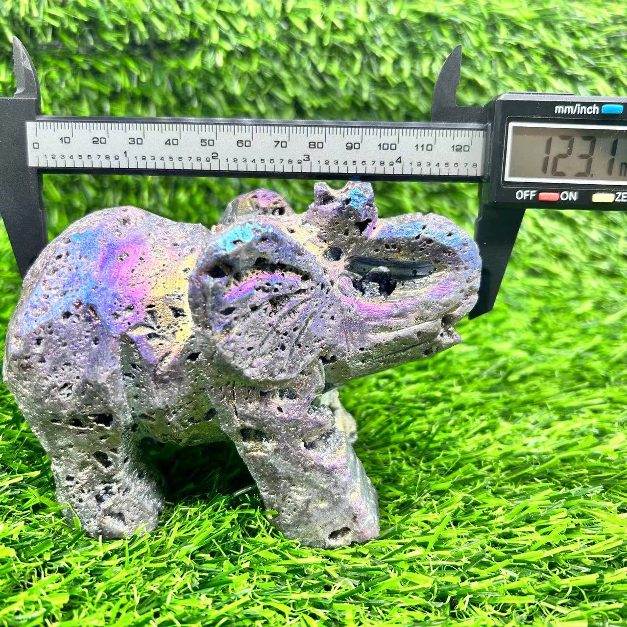 注目词汇 10/5000 传统翻訳モデル 通用场景 塗装閃亜鉛鉱の象の彫刻