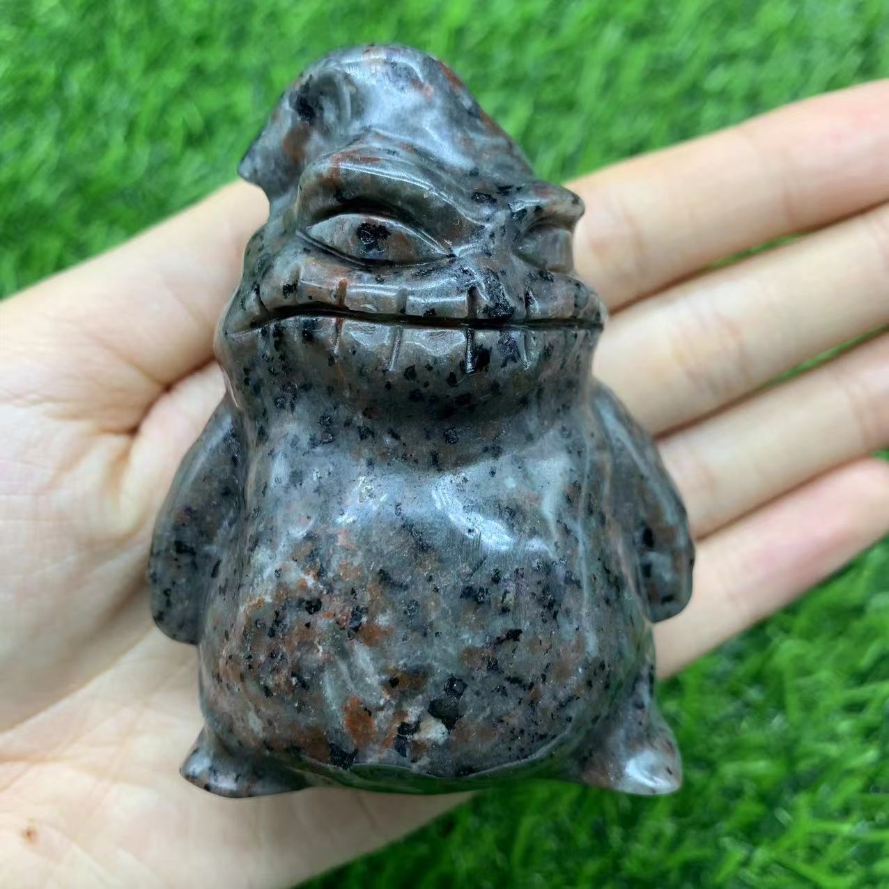 Cloth bag clown carving