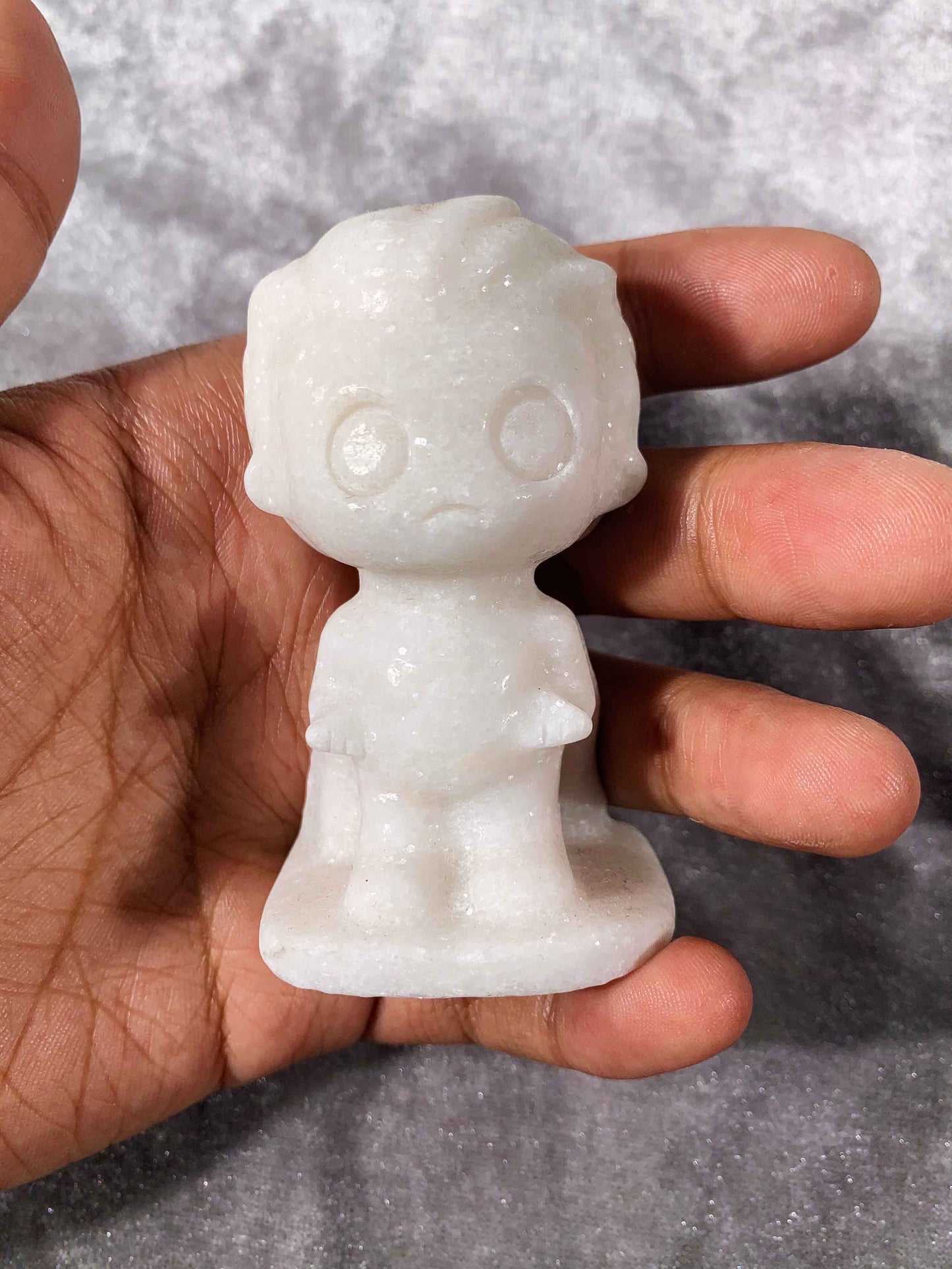 白翡翠のスーパーマン彫刻