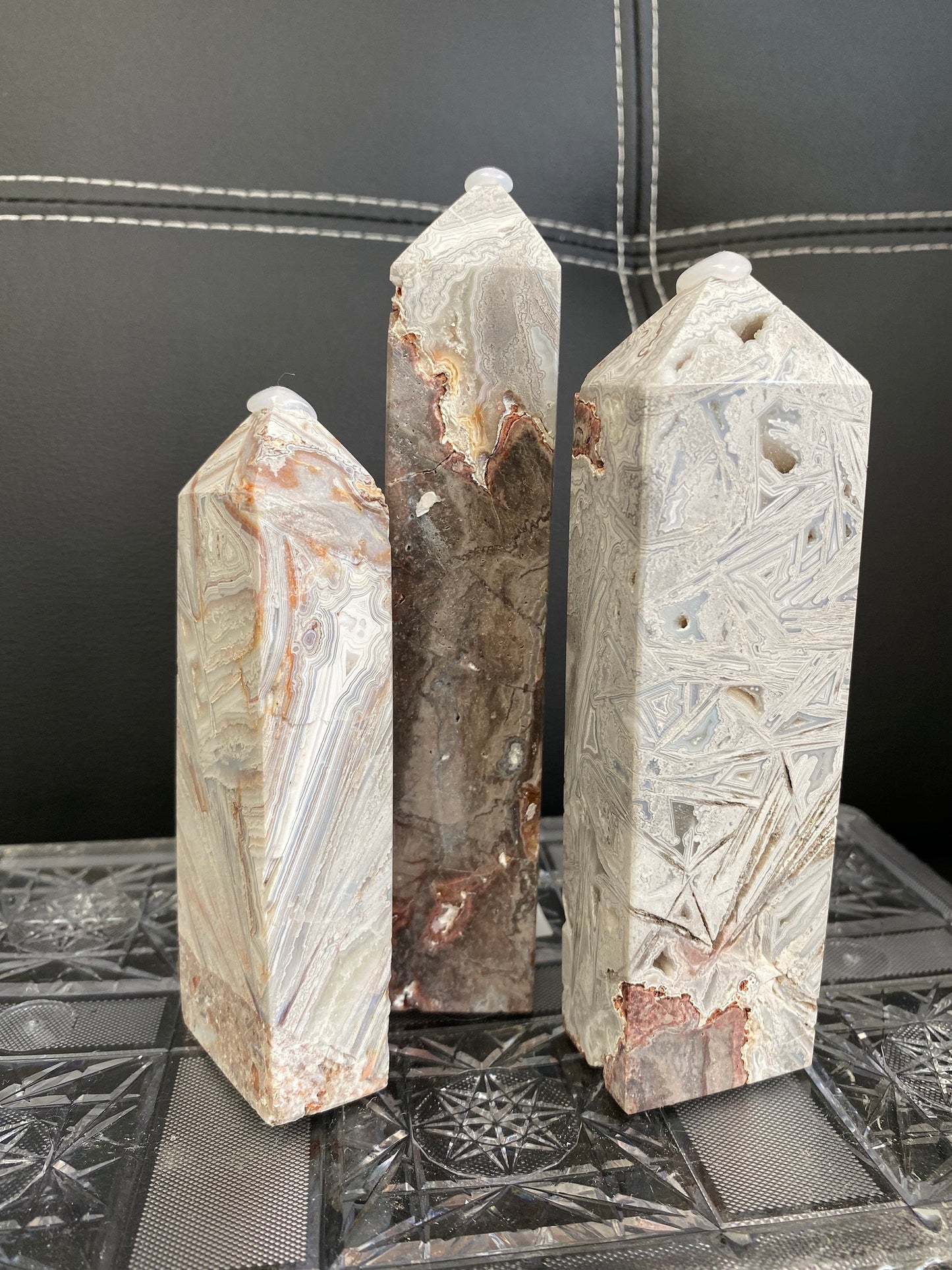 0.CD_Auc_White Mexico Agate Tower Set