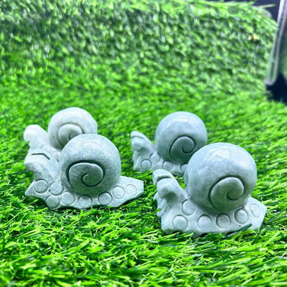 小さなカタツムリの彫刻
