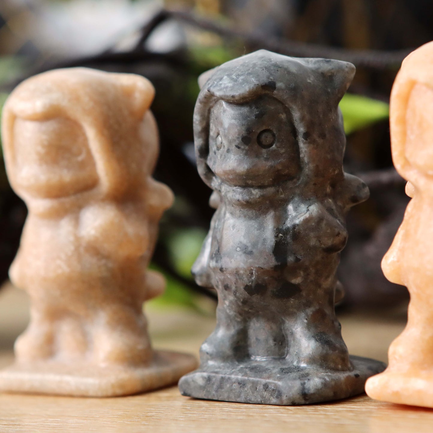 かわいい人形彫刻作品
