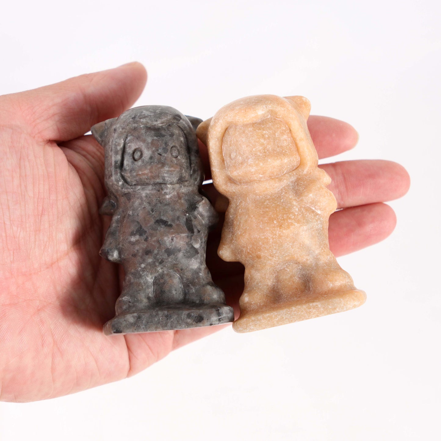 かわいい人形彫刻作品