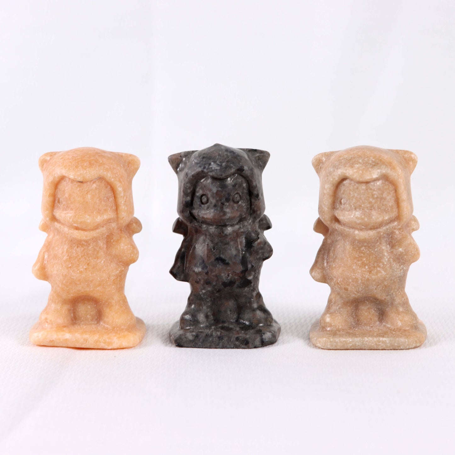 かわいい人形彫刻作品
