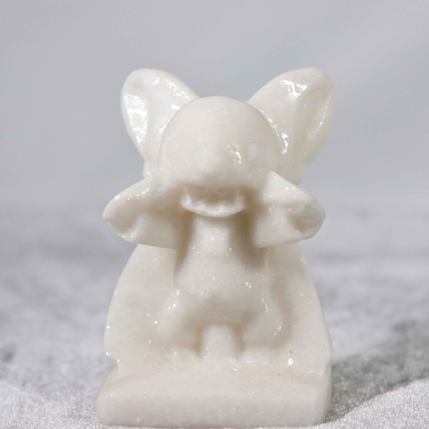 白翡翠彫刻
