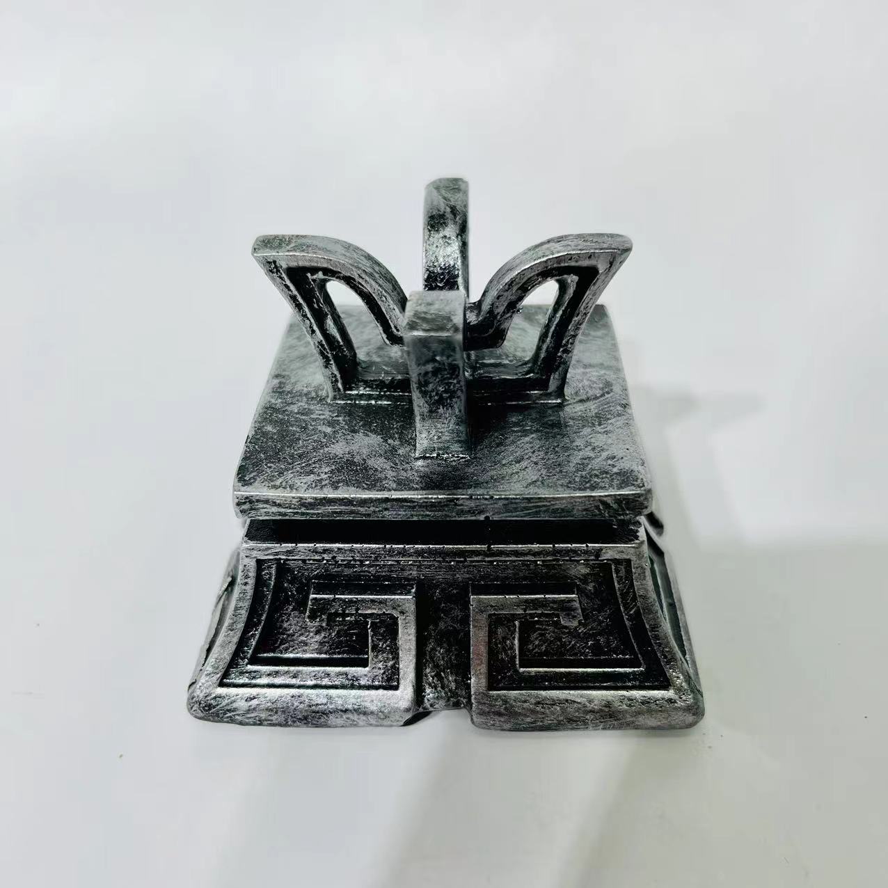 Square sphere stand